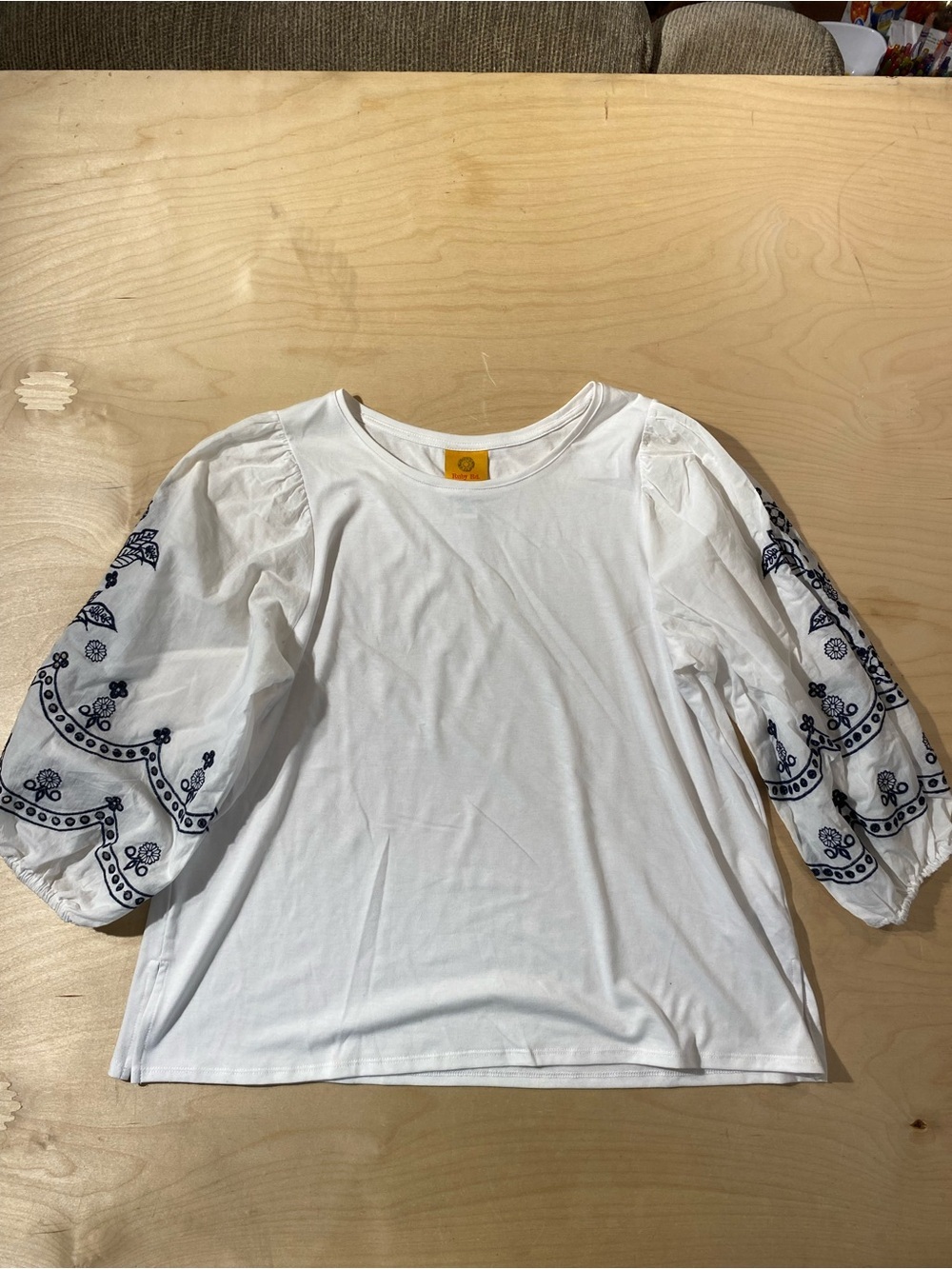 Ruby Rd. White Puff Sleeve Top with Navy Embroidery Small (RV) - Picture 3 of 9